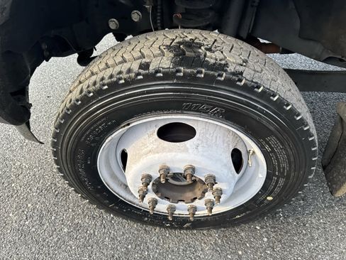 Used 2019 Ford F550 4x4 Crew Cab Super Duty w/ Power Equipment Group image 12