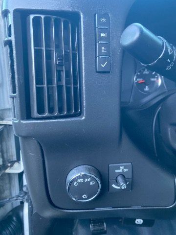 Used 2015 Chevrolet Express 2500 RWD image 21