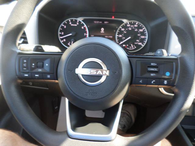 Used 2023 Nissan Rogue SV AWD/4WD image 16