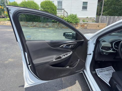 Used 2018 Chevrolet Malibu LS FWD image 15