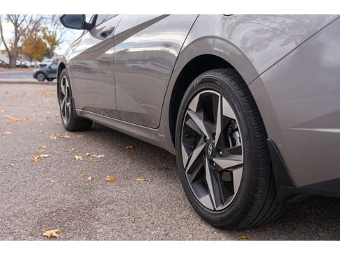 Used 2023 Hyundai Elantra SEL w/ Convenience Package image 5