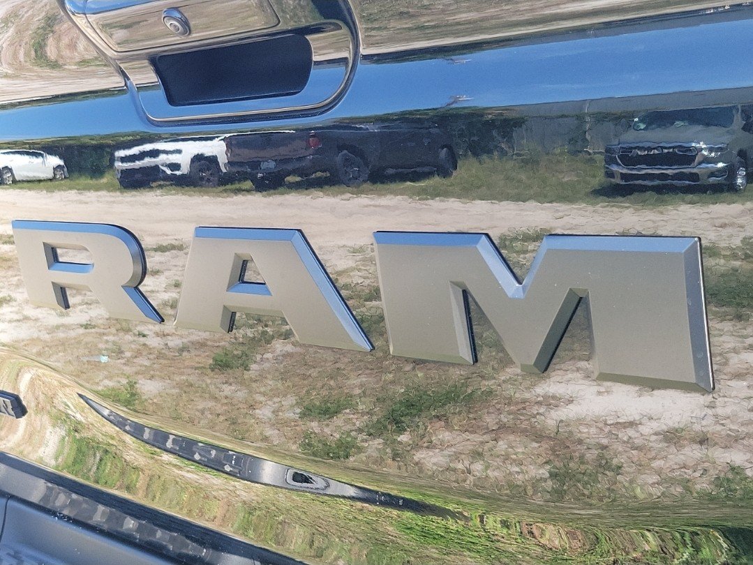 Used 2025 RAM 1500 Laramie w/ Sport Appearance Package AWD/4WD image 5
