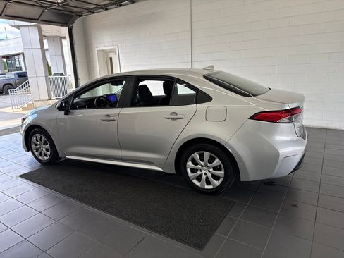 Used 2024 Toyota Corolla LE FWD image 5