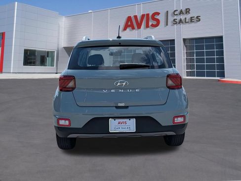 Used 2025 Hyundai Venue SEL FWD image 7
