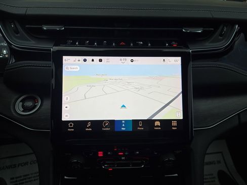 Used 2023 Jeep Grand Cherokee Overland w/ Luxury Tech Group IV image 24