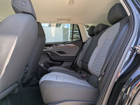 Certified 2025 Volkswagen Tiguan S image 15