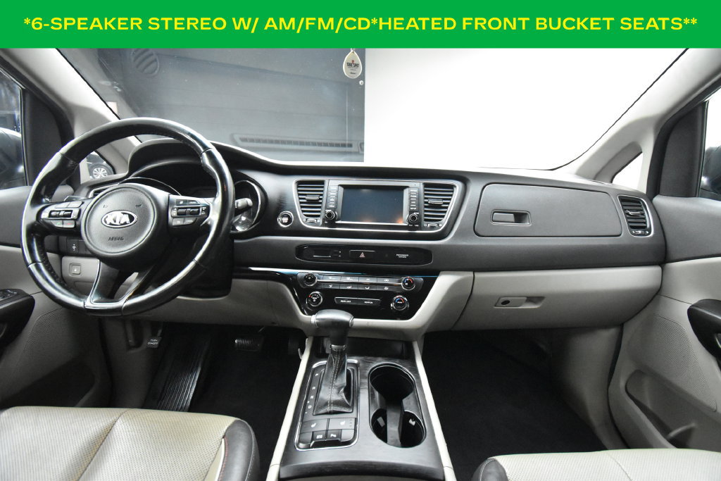 Used 2017 Kia Sedona LX w/ LX Essentials Premium Package FWD image 3