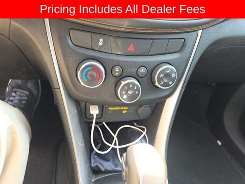 Used 2020 Chevrolet Trax LT w/ LT Convenience Package FWD image 10