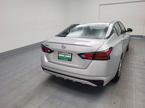 Used 2023 Nissan Altima 2.5 S FWD image 7