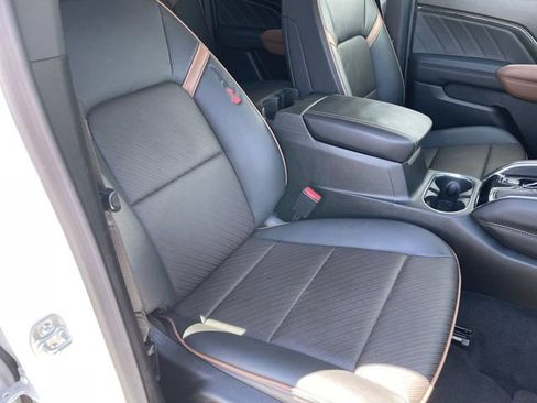 Used 2024 GMC Canyon AT4 w/ AT4 Premium Package AWD/4WD image 24