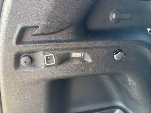 Used 2024 Jeep Grand Cherokee L Limited w/ Luxury Tech Group II image 12