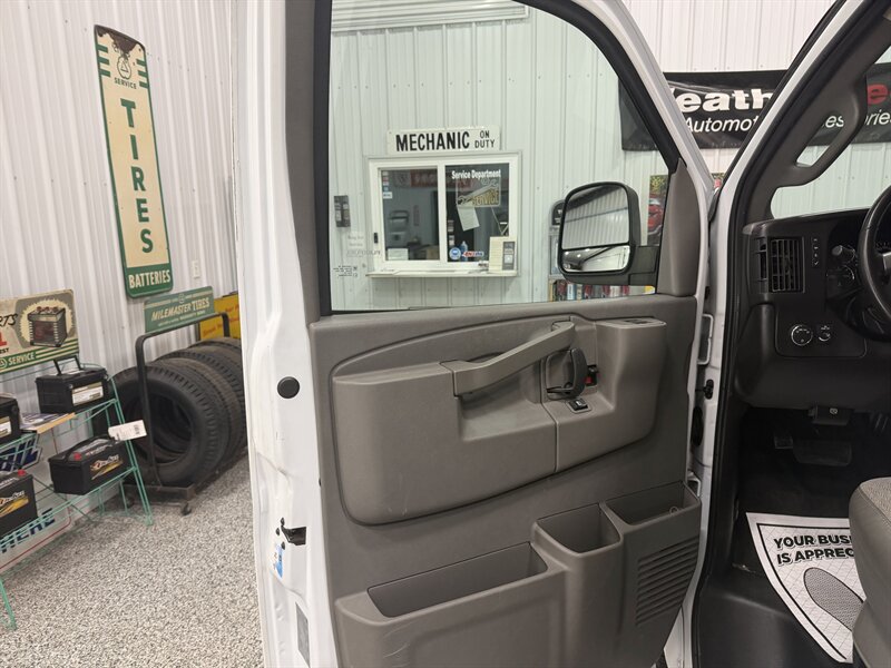 Used 2017 Chevrolet Express 3500 LT w/ LT Preferred Equipment Group RWD image 27
