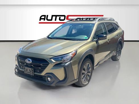Used 2025 Subaru Outback Onyx Edition AWD/4WD image 3