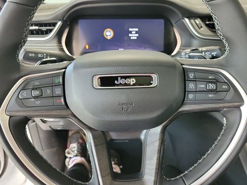 New 2025 Jeep Grand Cherokee Limited w/ Luxury Tech Group II image 12
