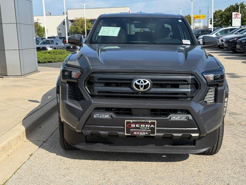 Used 2025 Toyota Tacoma SR5 AWD/4WD image 9