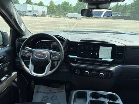 Used 2024 GMC Sierra 1500 SLE AWD/4WD image 2