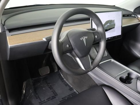 Used 2024 Tesla Model Y Long Range RWD image 35