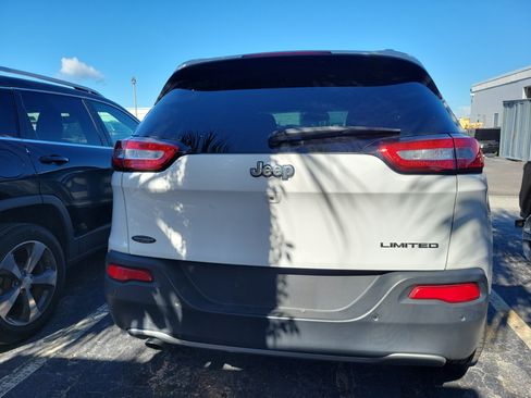 Used 2018 Jeep Cherokee Limited FWD image 5
