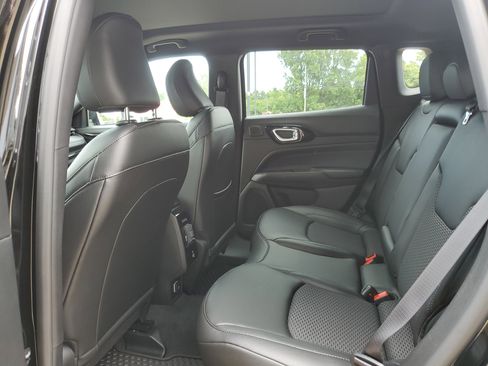 New 2025 Jeep Compass Latitude w/ Sun & Sound Group image 25