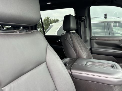 Used 2023 Chevrolet Suburban LT w/ LT Signature Package AWD/4WD image 33