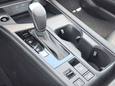 Used 2026 Nissan Sentra SV w/ SV Convenience Package FWD image 18