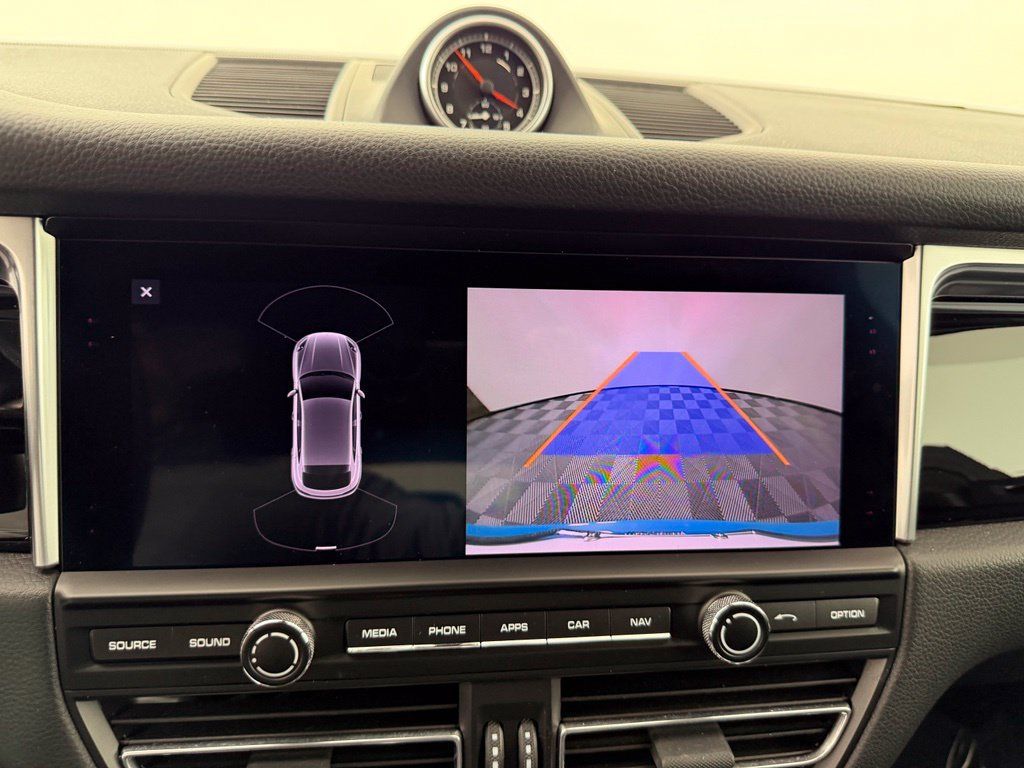Certified 2021 Porsche Macan S AWD/4WD image 38