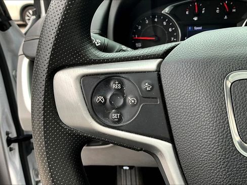 Used 2023 GMC Terrain SLE w/ Driver Convenience Package image 11