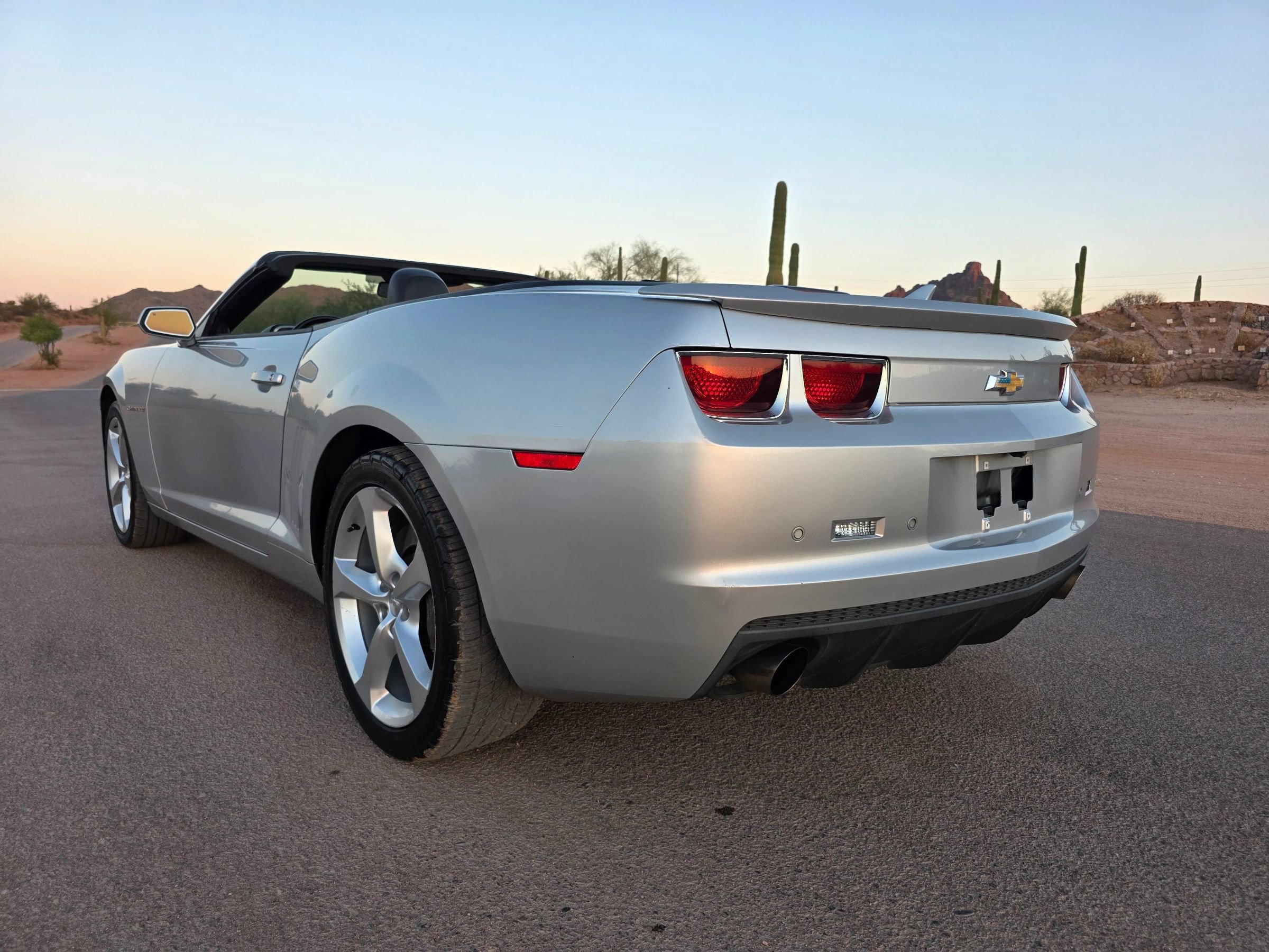 Used 2012 Chevrolet Camaro SS RWD image 12