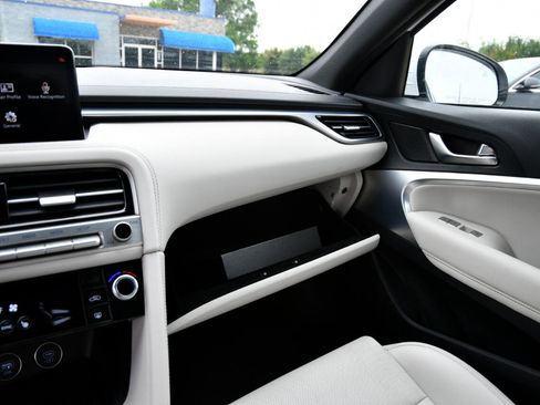 Used 2024 Genesis G70 2.5T image 26