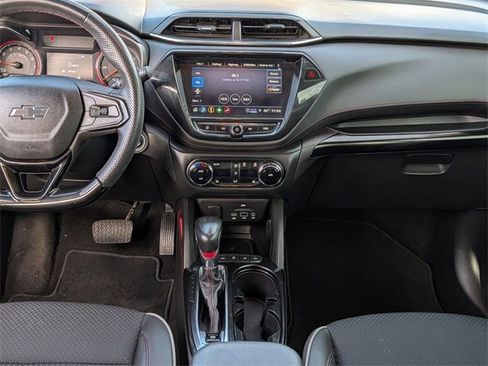 Used 2022 Chevrolet TrailBlazer RS w/ Technology Package image 22