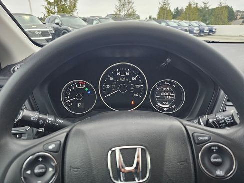 Used 2017 Honda HR-V EX image 35