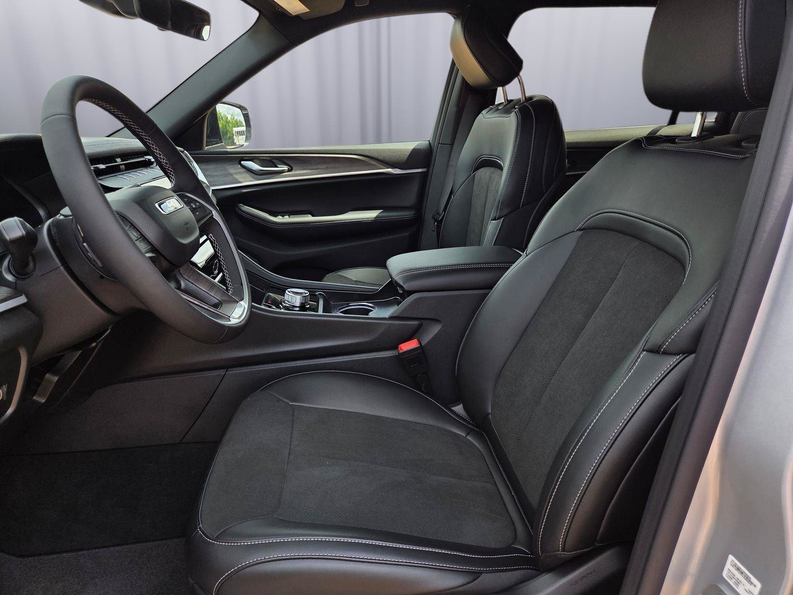 New 2026 Jeep Grand Cherokee L 2WD image 12