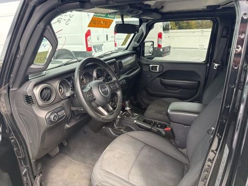 Used 2022 Jeep Wrangler Unlimited Sport S image 2