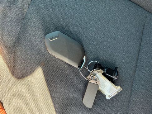 Used 2025 Kia K4 LXS image 17