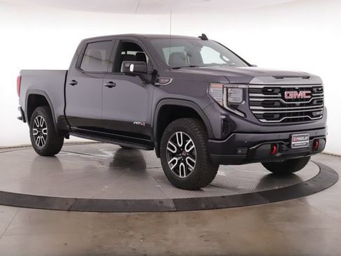 Used 2022 GMC Sierra 1500 AT4 w/ AT4 Premium Package AWD/4WD image 2