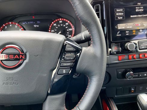 Used 2025 Nissan Frontier Pro-X image 25