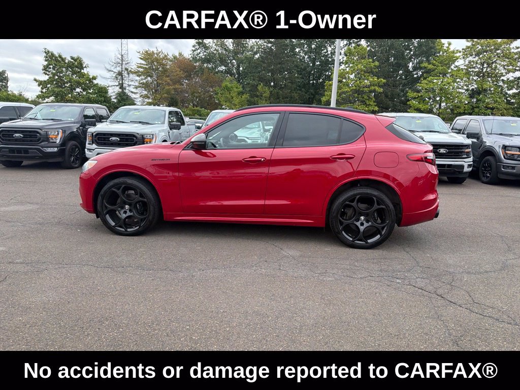 Used 2023 Alfa Romeo Stelvio Estrema AWD/4WD image 3