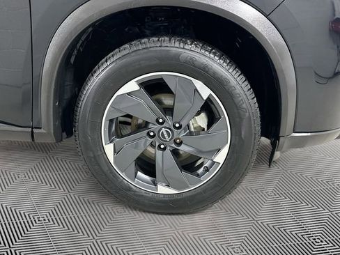 Used 2024 Nissan Rogue SV image 33