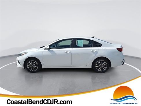 Used 2023 Kia Forte LXS image 1