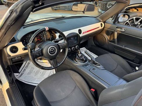 Used 2014 MAZDA MX-5 Miata Club RWD image 19