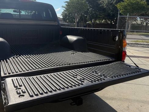 Used 2003 Toyota Tacoma PreRunner RWD image 10