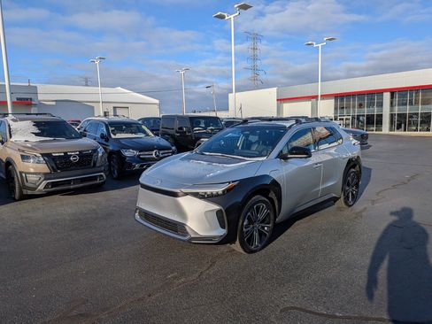 Used 2025 Toyota bZ4X Limited w/ Weather Package image 4