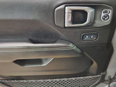 Used 2020 Jeep Wrangler Unlimited Sahara AWD/4WD image 42