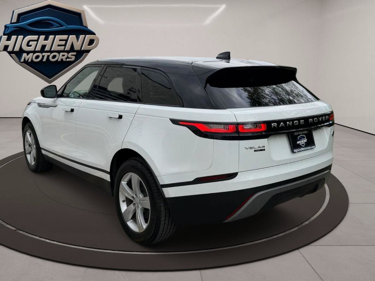 Used 2018 Land Rover Range Rover Velar S AWD/4WD image 4