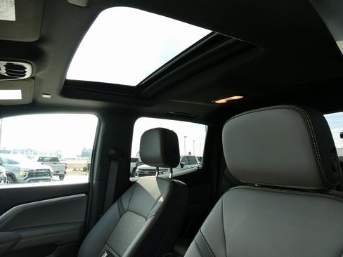 Certified 2024 Chevrolet Colorado ZR2 w/ ZR2 Convenience Package III image 22