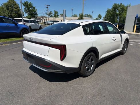 New 2026 Kia K4 FWD image 8