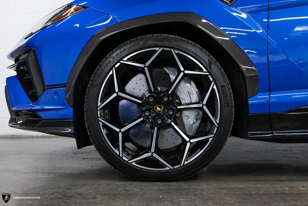 Used 2024 Lamborghini Urus Performante AWD/4WD image 6