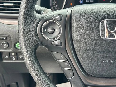 Used 2023 Honda Ridgeline Sport image 16