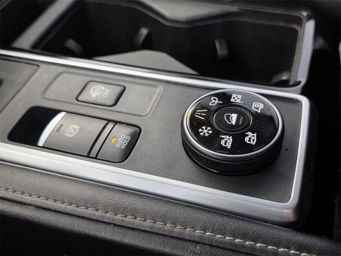 Used 2022 Nissan Pathfinder SV image 23