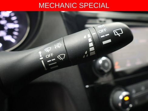 Used 2019 Nissan Rogue Sport S image 30